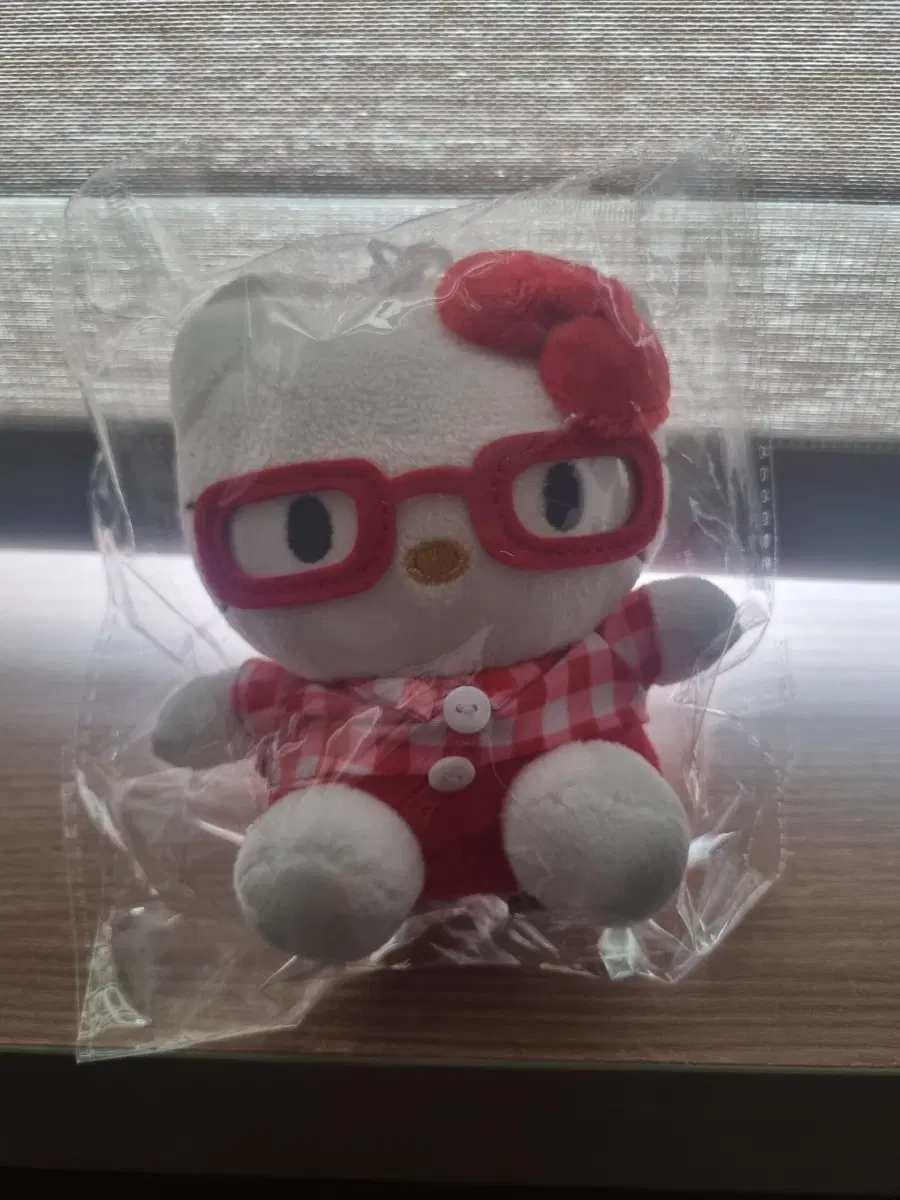 안경키티 인형