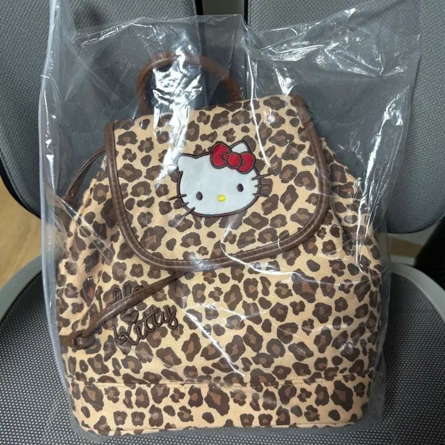 헬로키티 레오파드 백팩