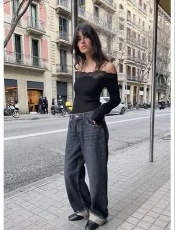 [완판템] ZARA 레이스 오프숄더 T셔츠 블랙 컬러 S사이즈