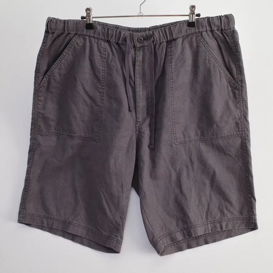 uniqlo / linen shorts
