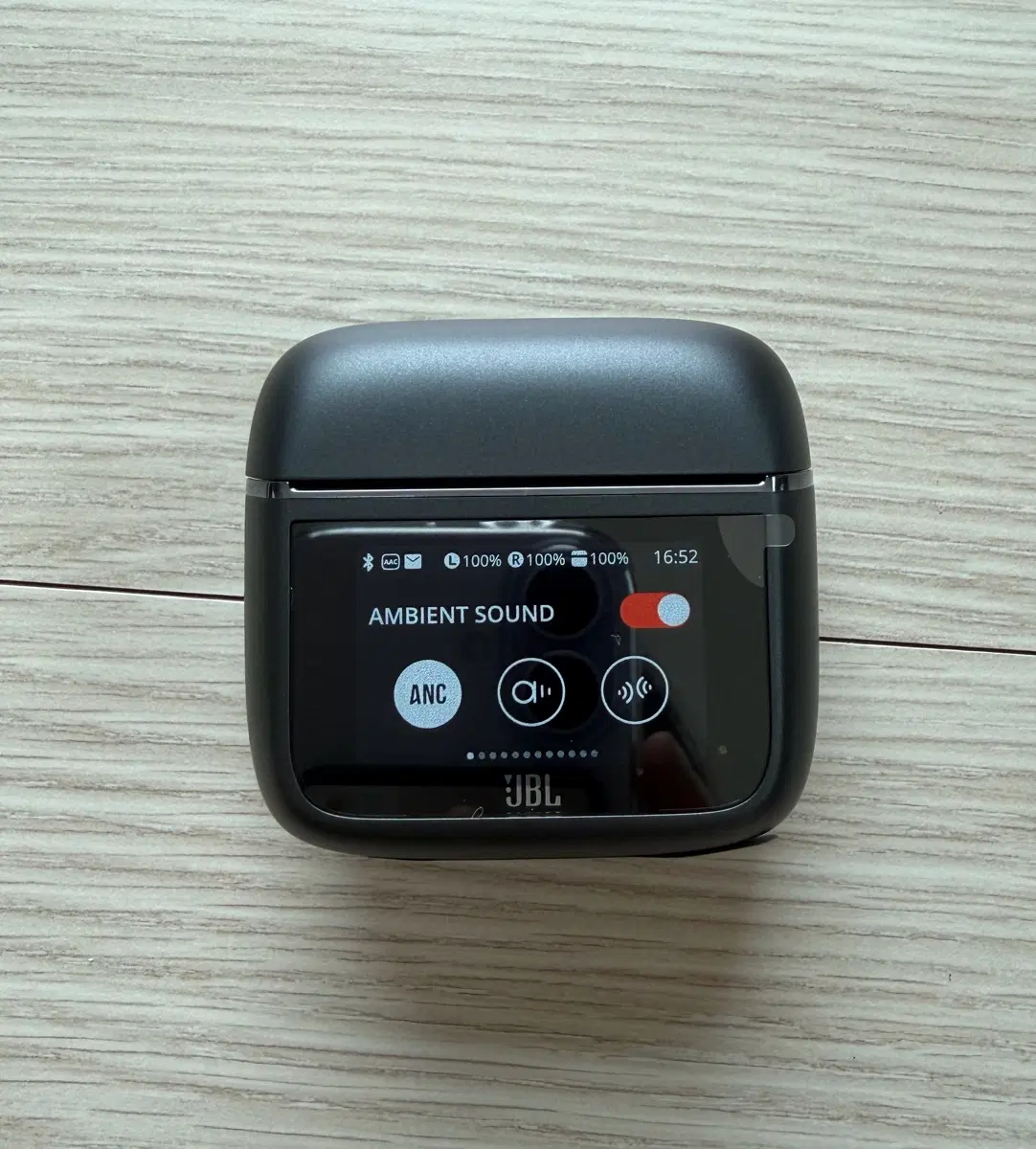 JBL Tour Pro3