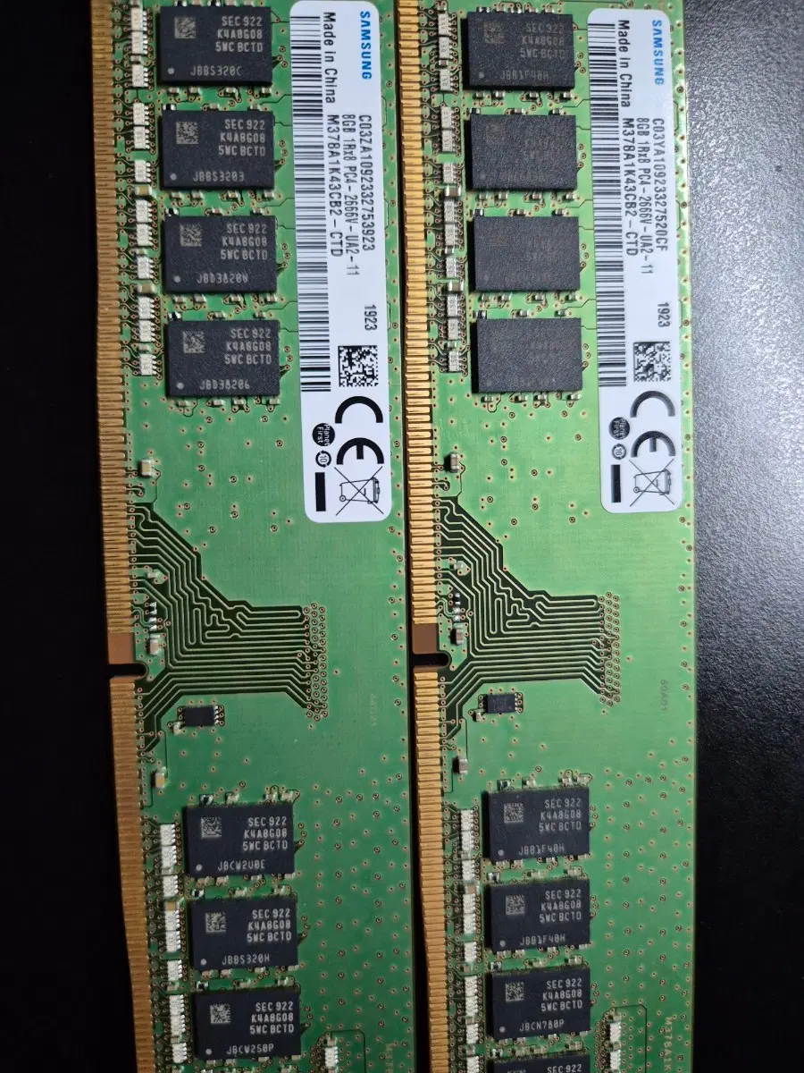 삼성전자 DDR4 8GB PC4-2666V RAM 2개