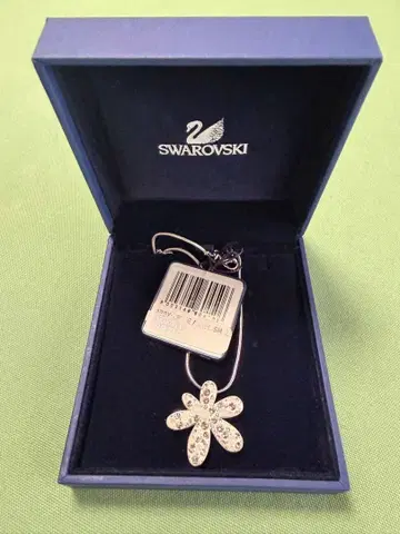 SWAROVSKI 플라워 모티브 목걸이