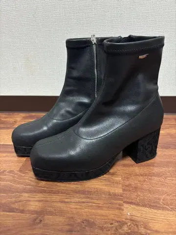 HARE MINI 샤크 하이 밑창 부츠 M 사이즈 26-26.5cm
