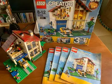 LEGO 3in1 House Car and figures 31012