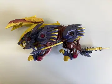 비스트라이거 화갑[사자종] 대 마가이마가도 ZOIDS 조이드