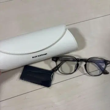 BLUE ELEPHANT 안경 그레이