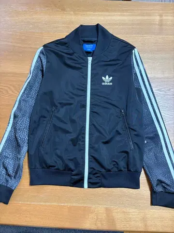 adidas 트레포일 애니멀 무늬 트랙 자켓