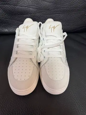 [ 20만엔급 ] GIUSEPPE ZANOTTI 화이트 스니커즈 39