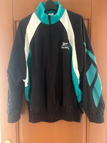 Reebok moussy 콜라보 나일론 자켓