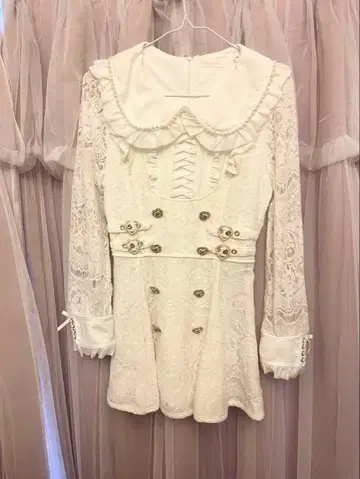 LIZLISA 사이드 하트 버클 레이스 셋업 화이트