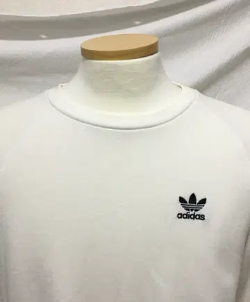 아디다스 삼선 맨투맨 화이트