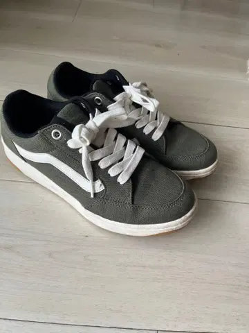 Vans 올리브 그린 스니커즈