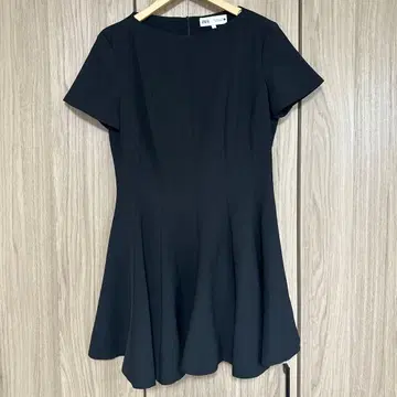 ZARA 고뎃 미니 원피스 자라 ZARA 블랙 플레어 드레스 L 반팔