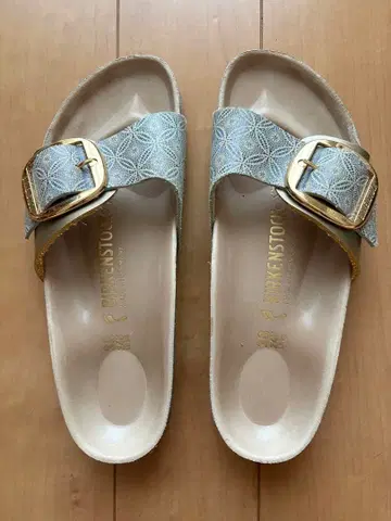 BIRKENSTOCK 샌들 Madrid 골드 버클