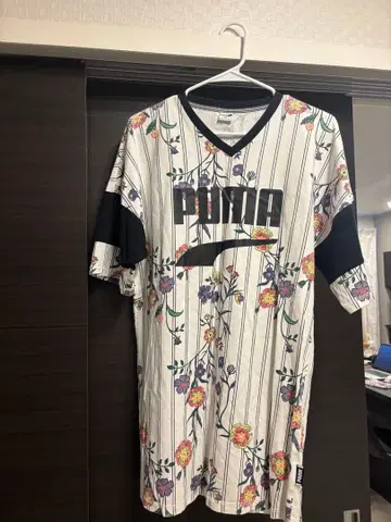 PUMA 꽃무늬 스트라이프 V넥 반팔 티셔츠 여성용 M