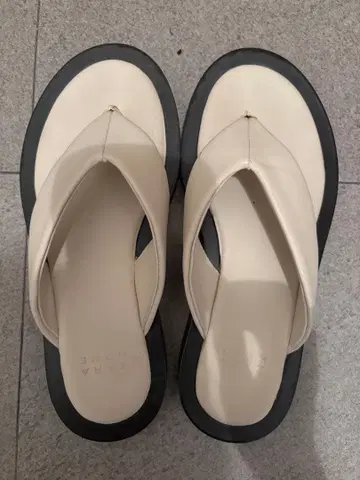ZARA 플립플랍 통굽 아이보리