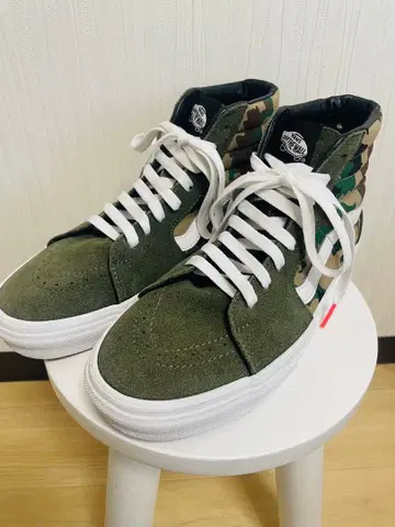 VANS SK8-HI 카모플라쥬 패턴 스니커즈