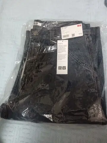 미사용 새상품 유니클로U 와이드 테이퍼드 청바지 32 블루