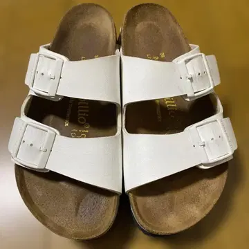 인기 통굽! BIRKENSTOCK 애리조나 화이트 샌들