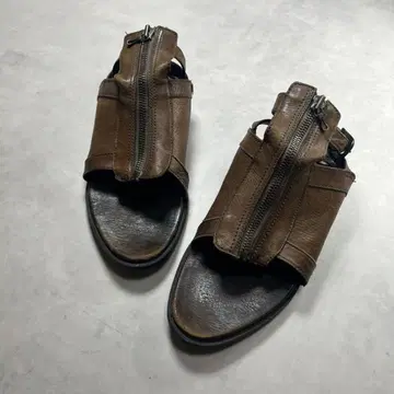 00s Julius zip up leather sandal
