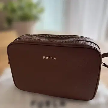 훌라 FURLA 미사용품 브라운