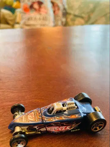 Hot Wheels 미니카 블루 파이어 패턴