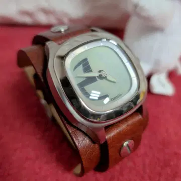 [ 레어/작동 양호 ] FOSSIL 파슬 빅틱 가죽 밴드 손목시계