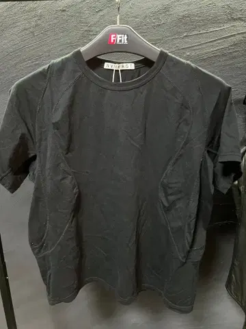 NVRFRGT PANELLED HALF SLEEVE T 블랙 3