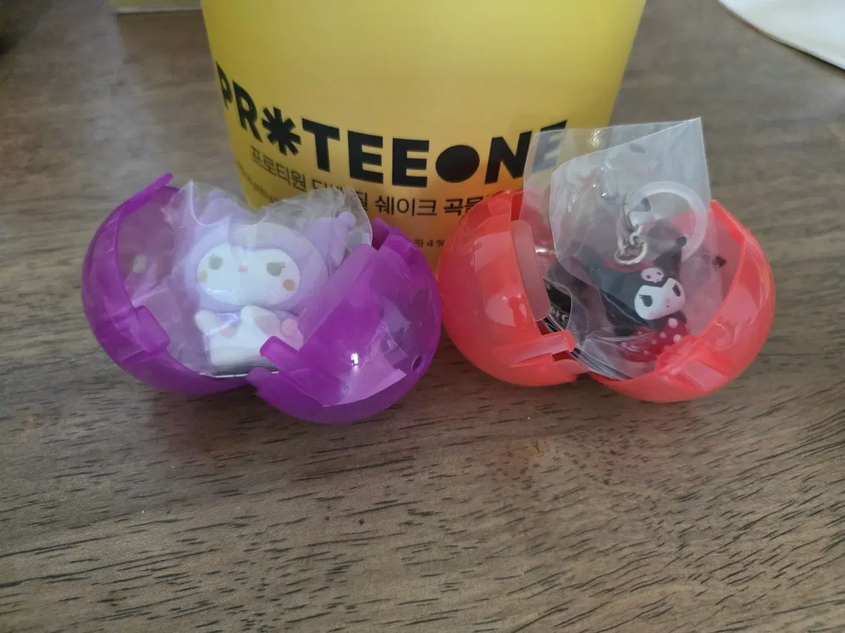 쿠로미 캡슐토이, 매지루시