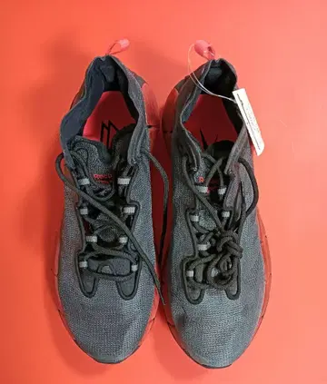 Reebok 스니커즈 블랙 레드