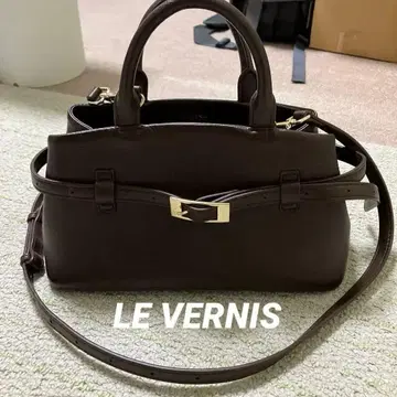 새상품급! LE VERNIS 2way 숄더백 브라운 charm bag 없음