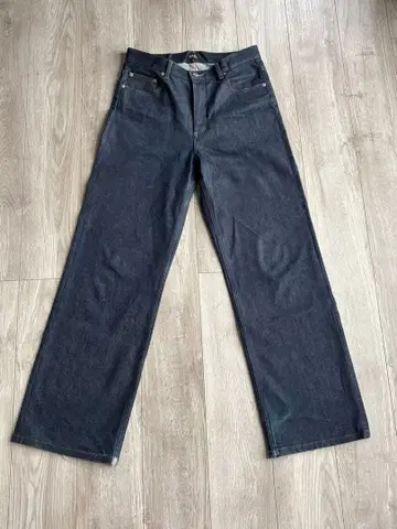 A.P.C. JEAN AARON 29