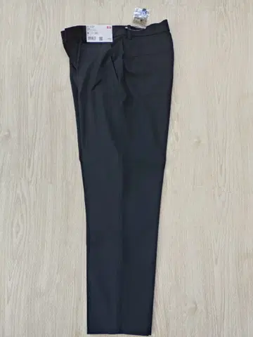[ 새상품 ] UNIQLO 스마트 앵클 팬츠 블랙 M 사이즈