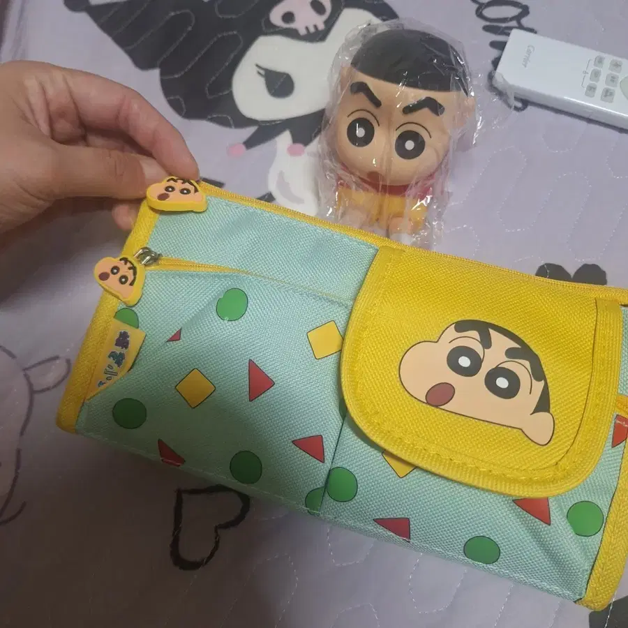짱구는못말려 파우치와 휴대폰거치대(일괄)
