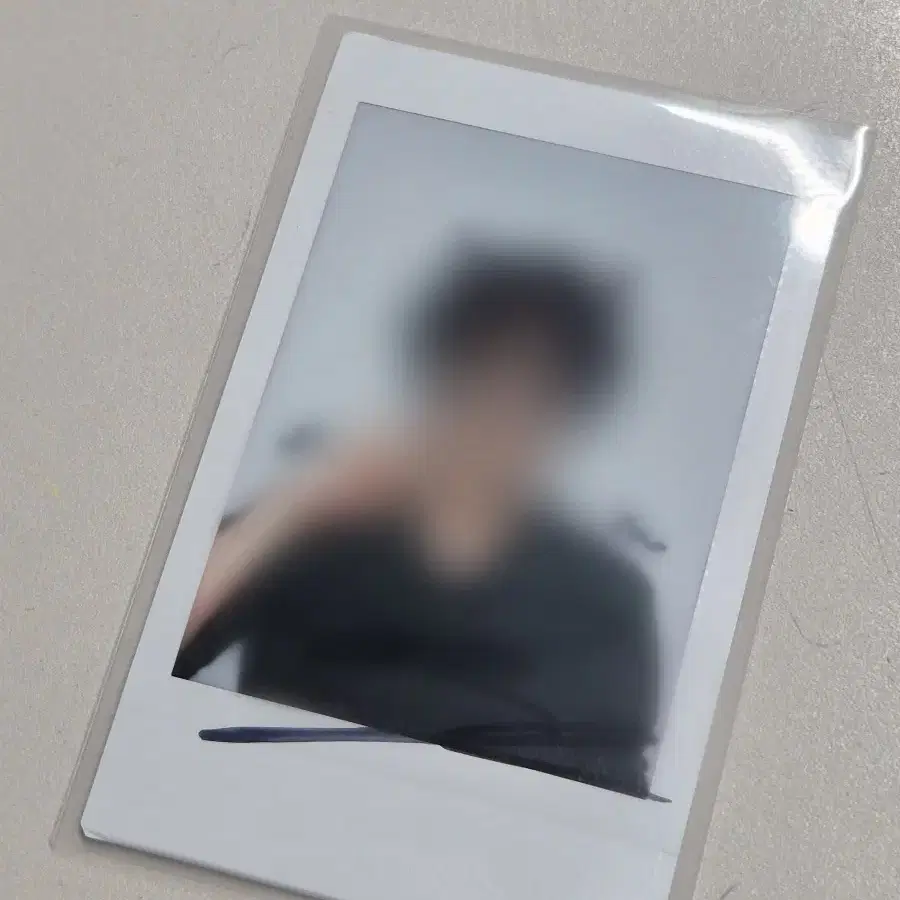 고스트나인 이진우 싸인 폴라로이드