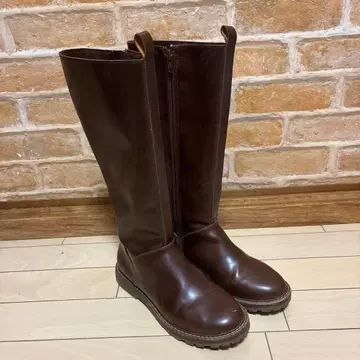 [ ZARA ] 사이드 지퍼 플랫 롱 부츠 브라운 35