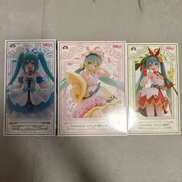 하츠네 미쿠 Wonderland 피규어 3종 세트