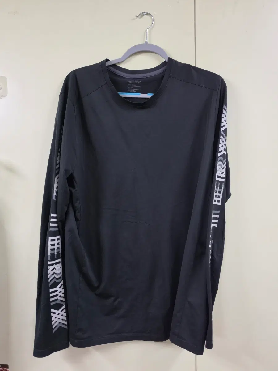 아크테릭스 코막 크루넥 롱슬리브 티셔츠 블랙 XL