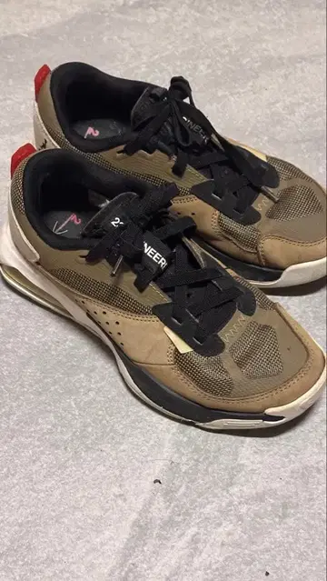 Jordan 23 ENGINEER 스니커즈 카키