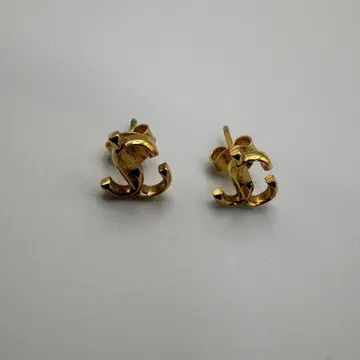 JIMMY CHOO 지미추 로고 스터드 귀걸이 JC로고