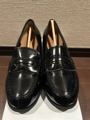 여성용 에나멜 페니 로퍼 블랙