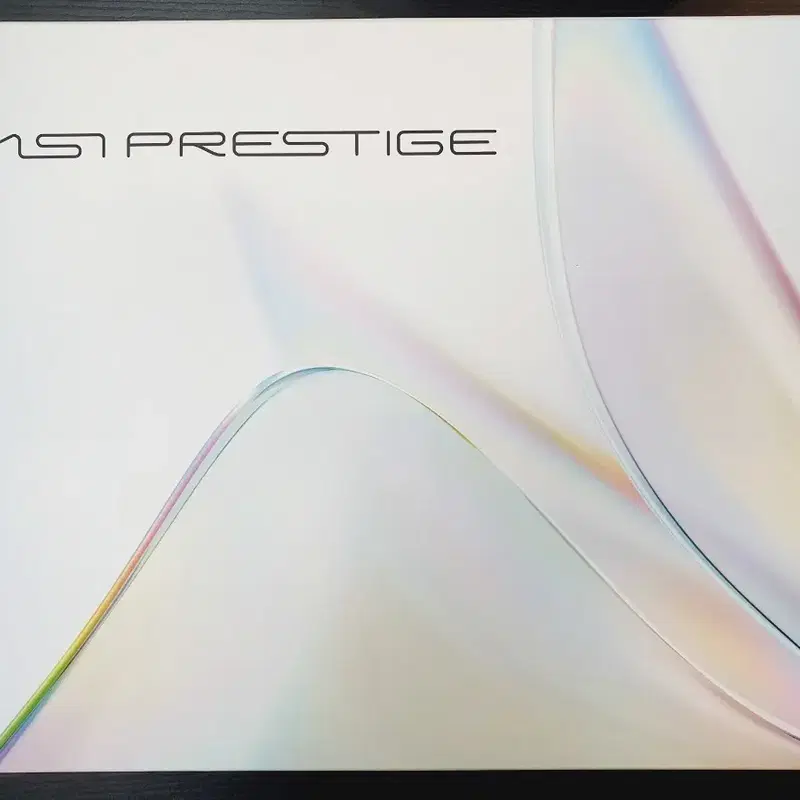 5월 구매한 신품급 MSI 프레스티지 13 AI+ A3MG-U9 2.8K OLED 판매합니다