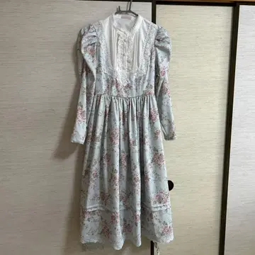 미사용 새상품 구하기 어려움 Chalmiere 클래시컬 로즈 원피스