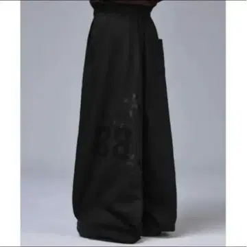 scallywag 팬츠 맨투맨 시즈니룩