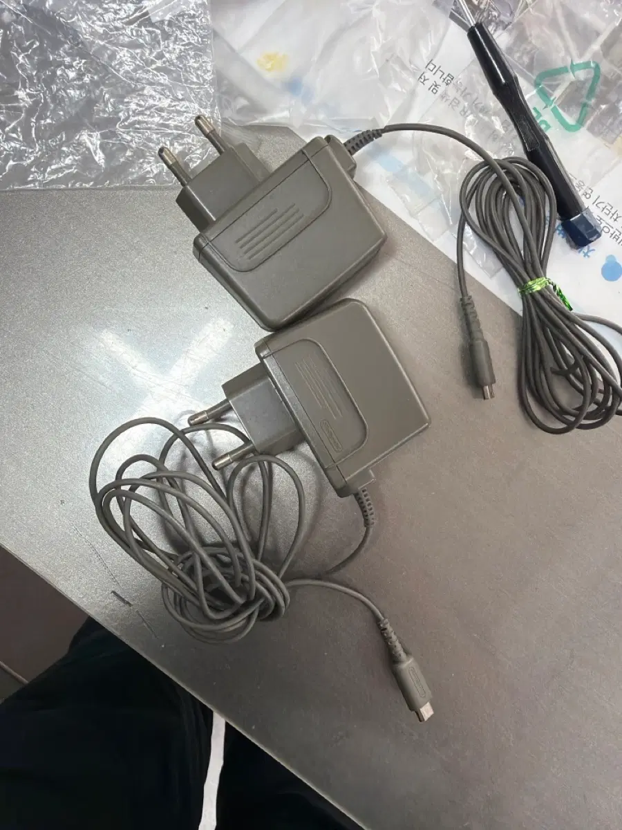 닌텐도 아답터 입니다 2개 잇읍니다 개별 판매합니다