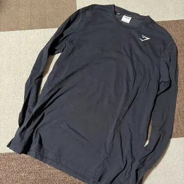 GYMSHARK 긴팔 티셔츠 블랙 S 사이즈