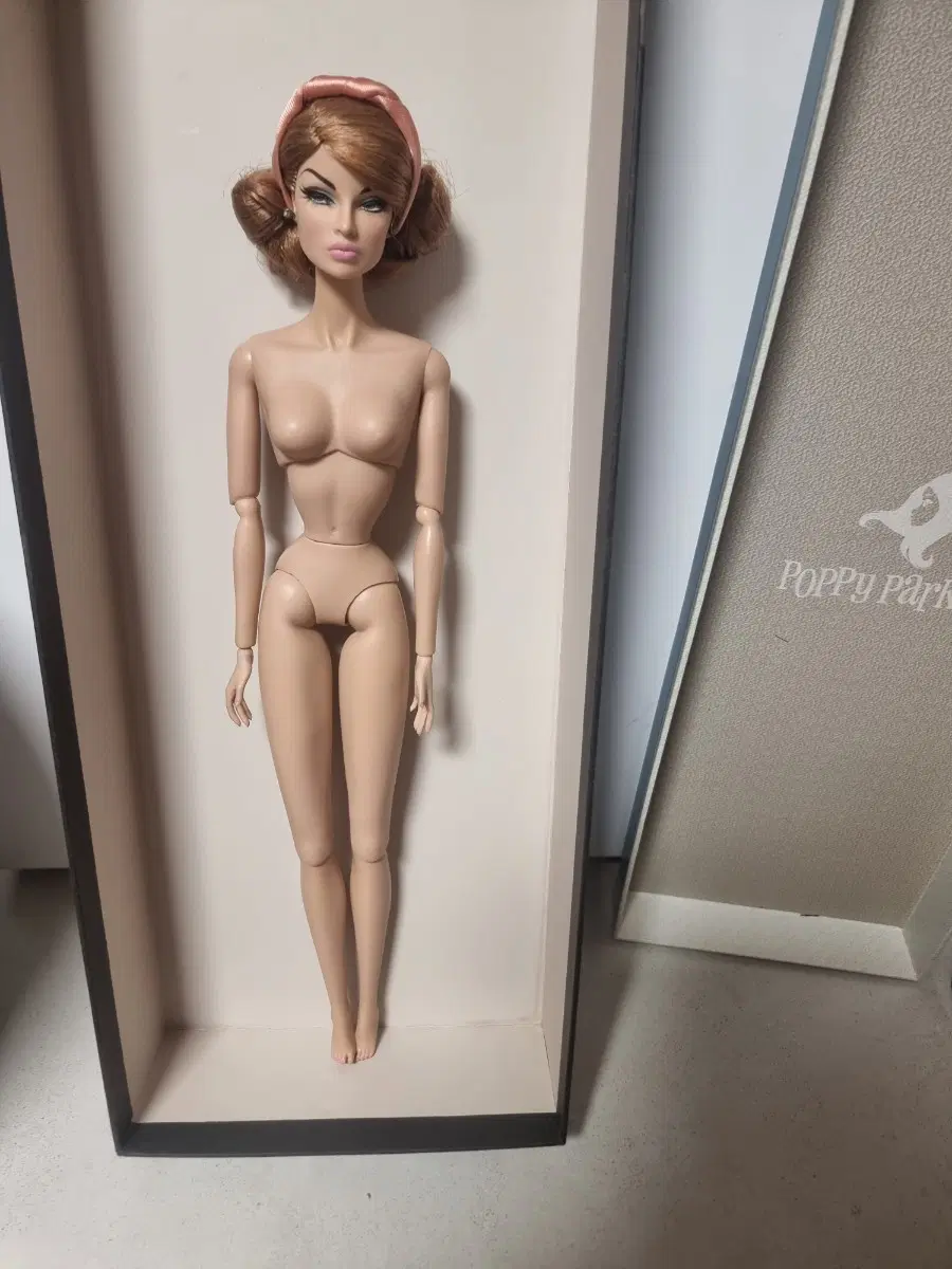 유지니아 패션로얄티 바비인형 실크스톤