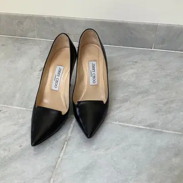 JIMMY CHOO 블랙 펌프스
