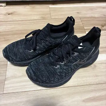 [ 새상품급 ] MIZUNO WAVE SKY NEO 24.5 블랙 스니커즈